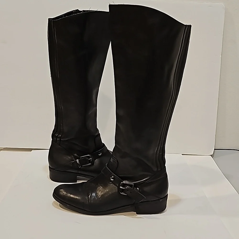 Mee too, Black Kknee Hgh leather boots low heel round toe size 9.5M